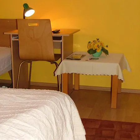 فندق مبيت وإفطار Pod Brzozami بوزنان