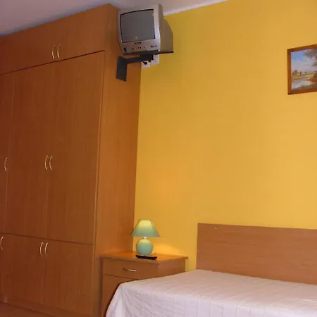 فندق مبيت وإفطار Pod Brzozami