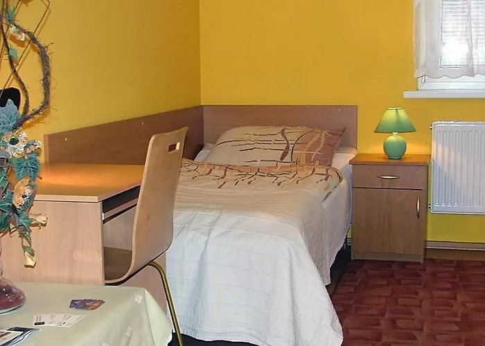 Pod Brzozami Bed & Breakfast